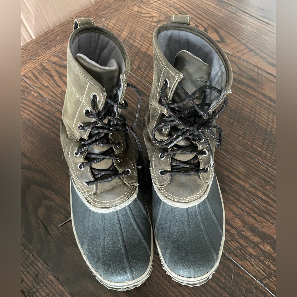 Comfy Eddie Bauer winter boots! Worn but still had a lot of life left!